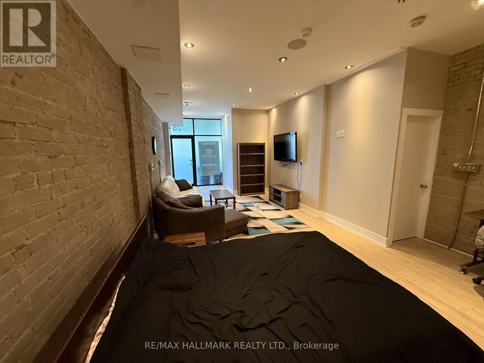 1926 Gerrard Street E, Toronto, ON