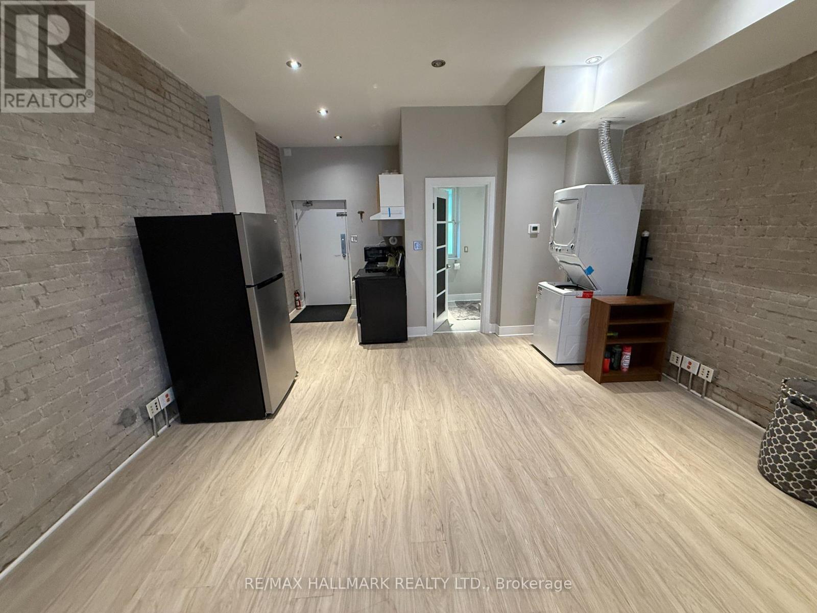 1926 Gerrard Street E, Toronto, ON