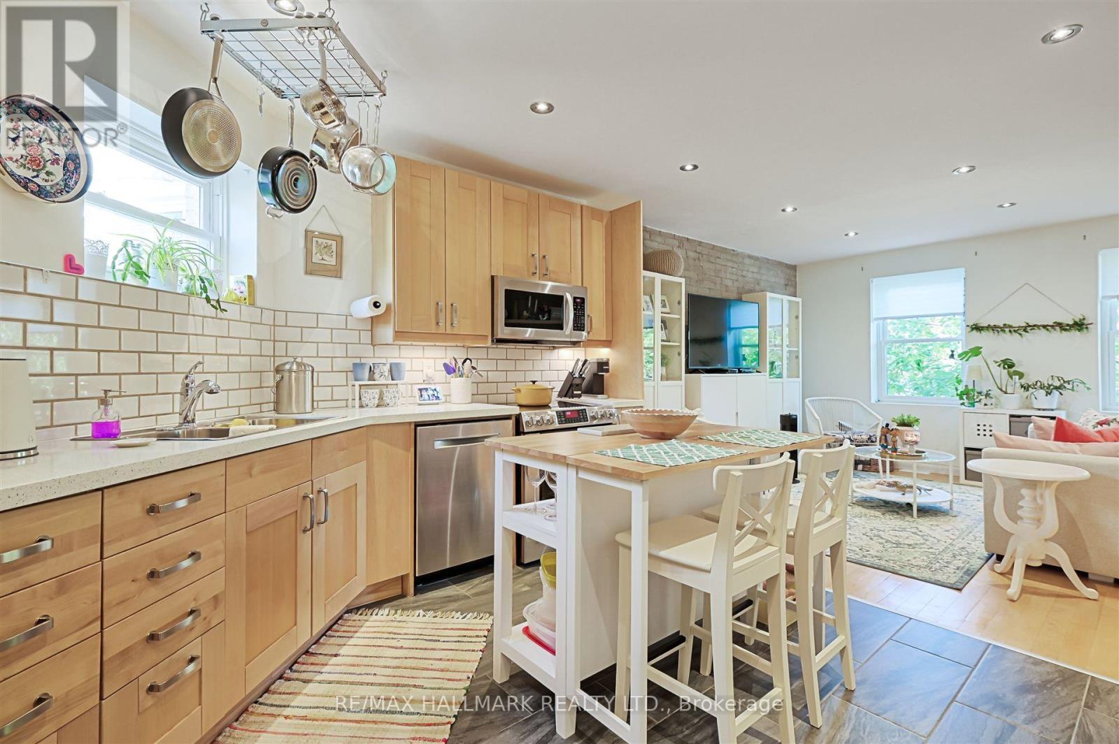 1926 Gerrard Street E, Toronto, ON