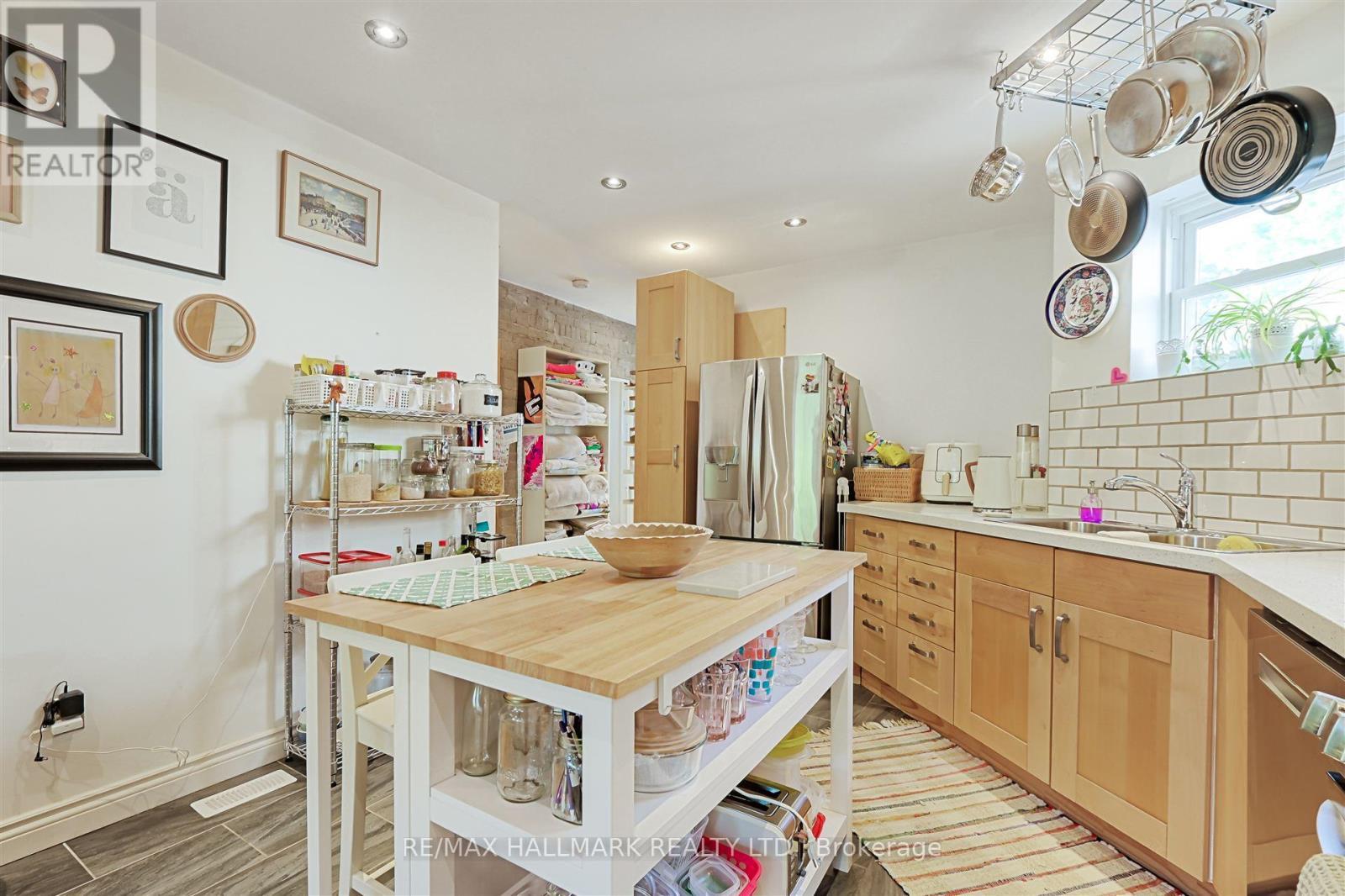 1926 Gerrard Street E, Toronto, ON