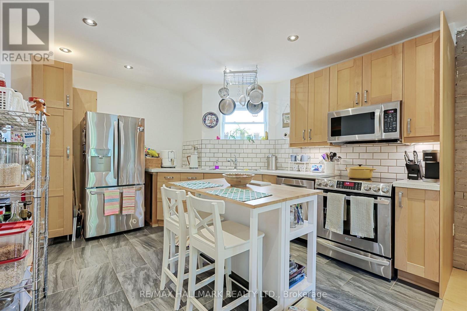 1926 Gerrard Street E, Toronto, ON