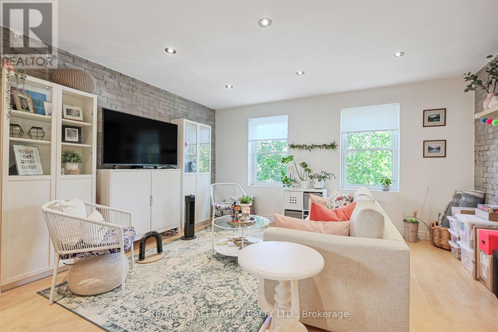 1926 Gerrard Street E, Toronto, ON