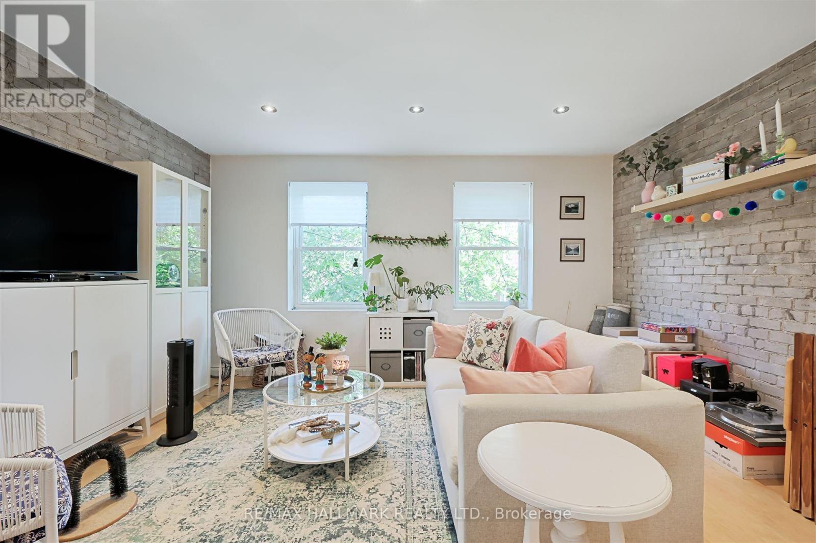 1926 Gerrard Street E, Toronto, ON