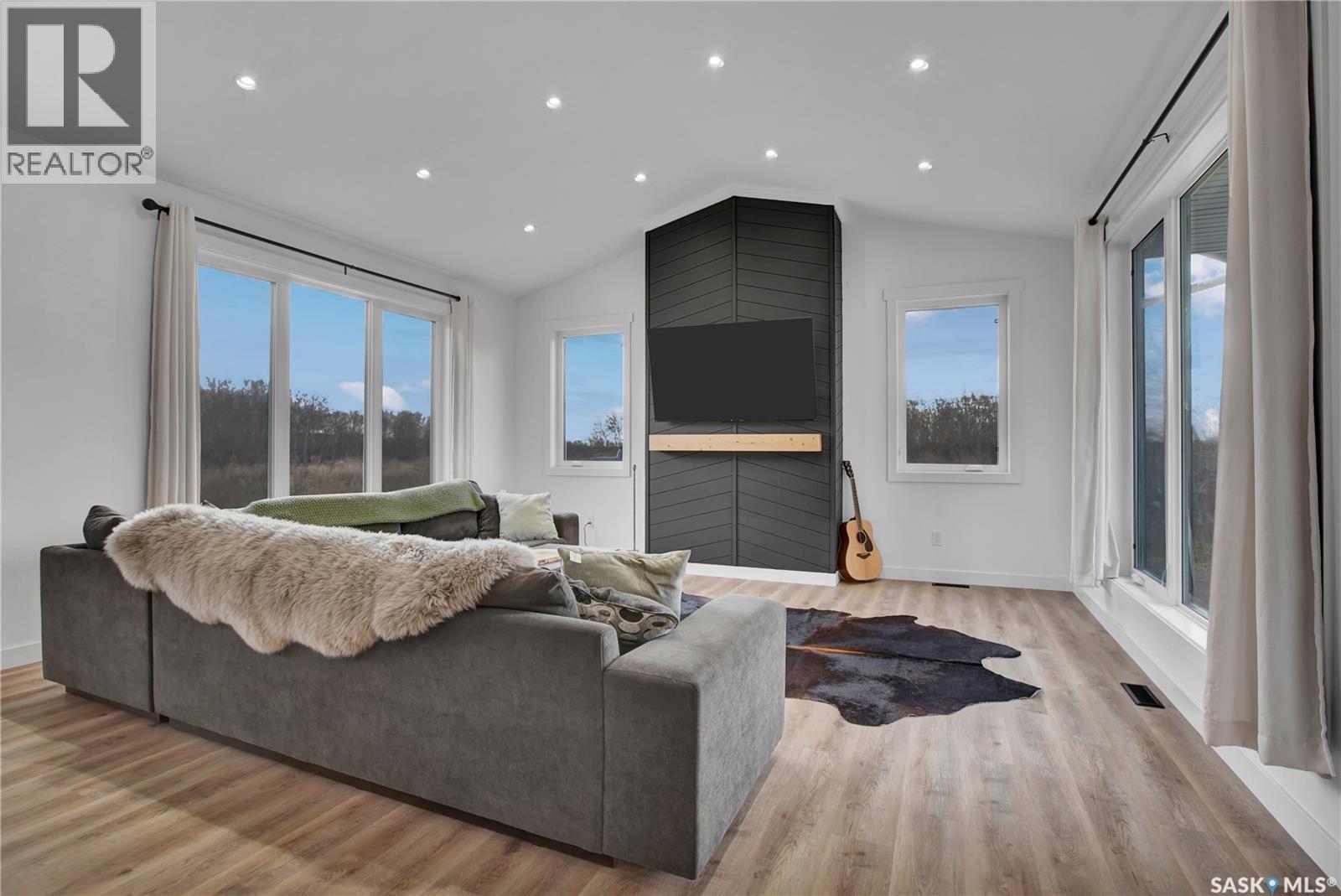 Furgeson Acreage, Corman Park Rm No. 344, SK - Indoor Photo Showing Living Room