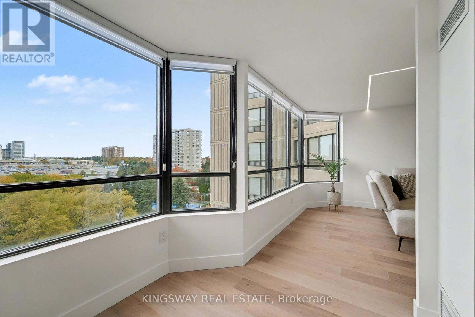 712 - 7420 Bathurst Street, Vaughan, ON - Indoor Photo Showing Other Room