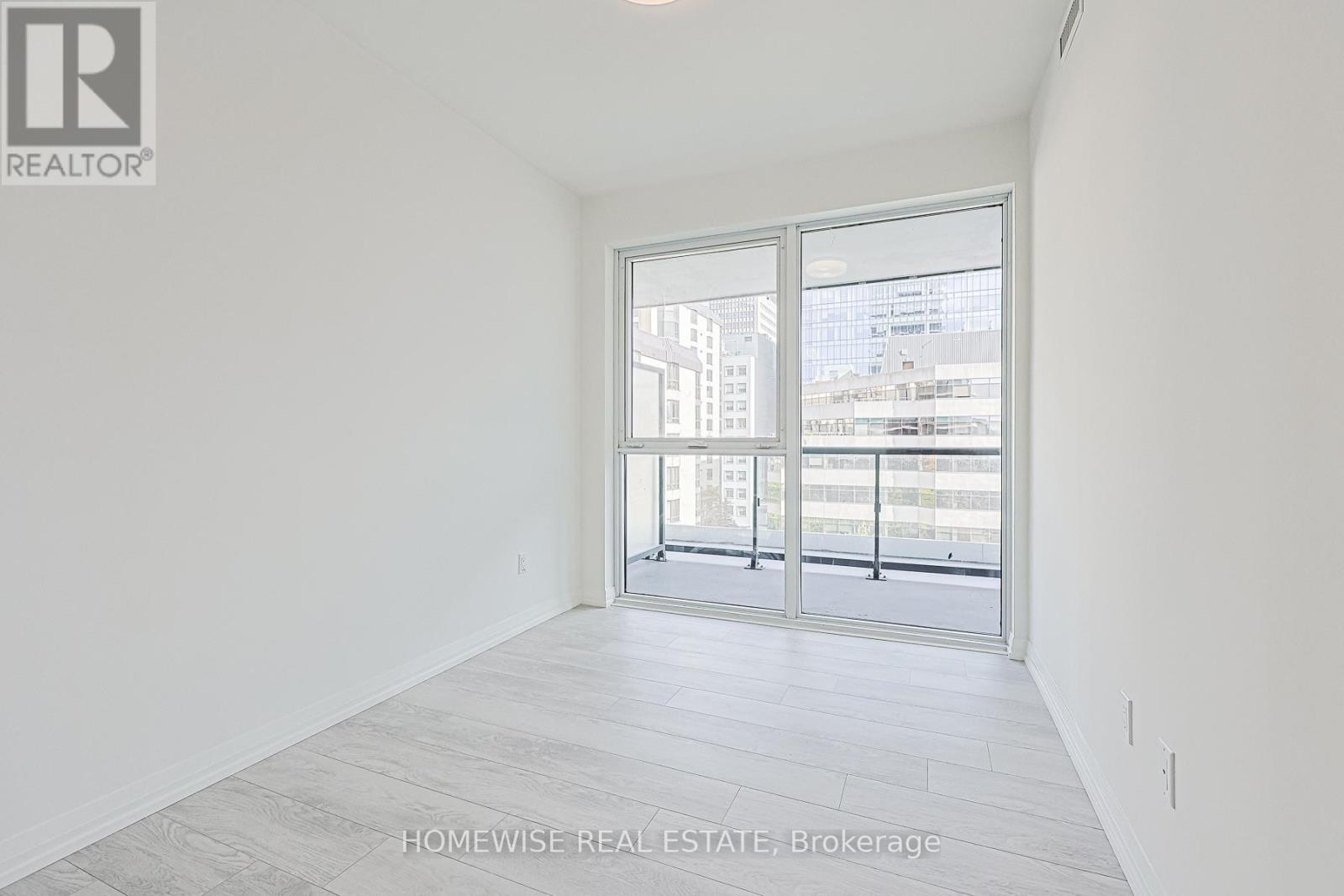 604 - 280 Dundas Street W, Toronto, ON - Indoor Photo Showing Other Room
