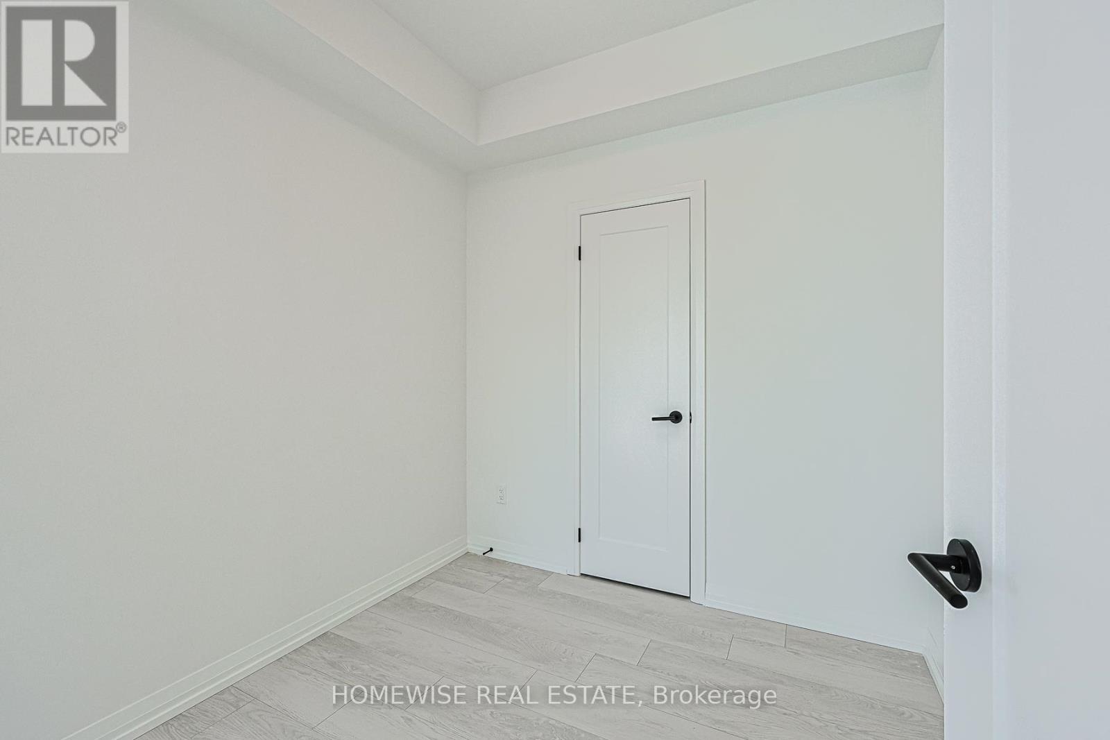 604 - 280 Dundas Street W, Toronto, ON - Indoor Photo Showing Other Room