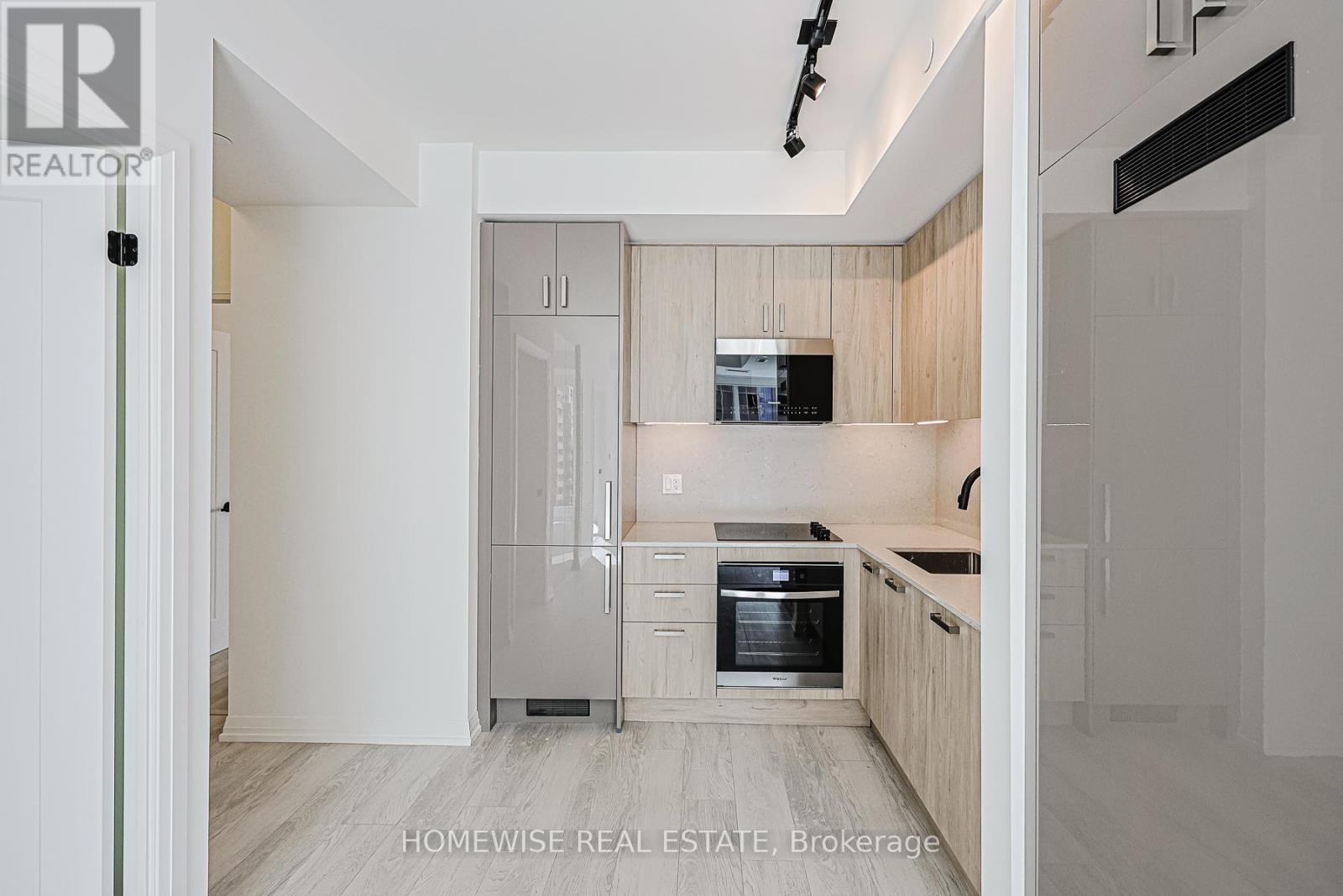 604 - 280 Dundas Street W, Toronto, ON - Indoor Photo Showing Kitchen With Upgraded Kitchen