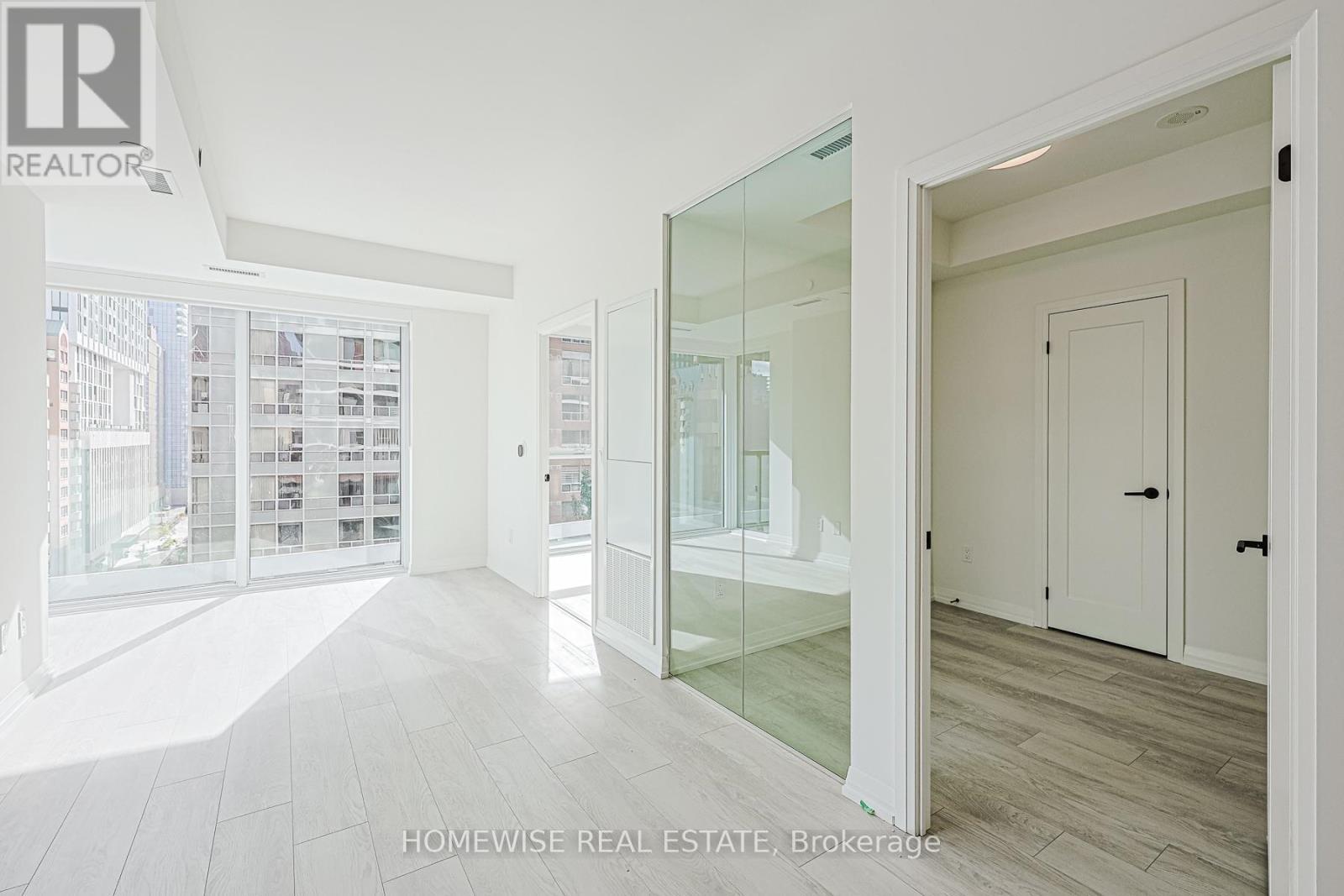 604 - 280 Dundas Street W, Toronto, ON - Indoor Photo Showing Other Room