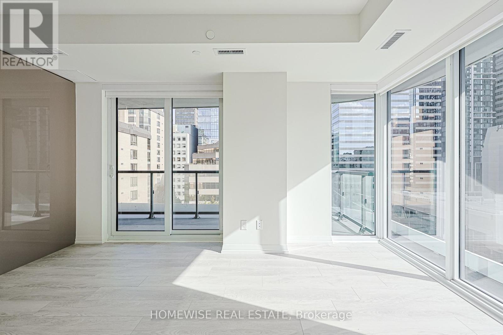 604 - 280 Dundas Street W, Toronto, ON - Indoor Photo Showing Other Room