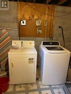 Laundry Rm plus bonus room under Family Rm -