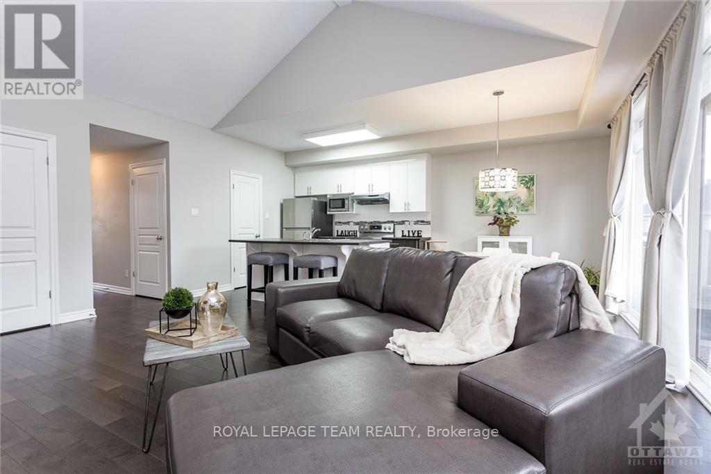 G - 1065 Beryl Private, Ottawa, ON - Indoor Photo Showing Living Room