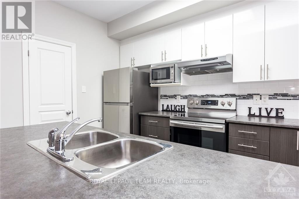 G - 1065 Beryl Private, Ottawa, ON - Indoor Photo Showing Kitchen With Stainless Steel Kitchen With Double Sink