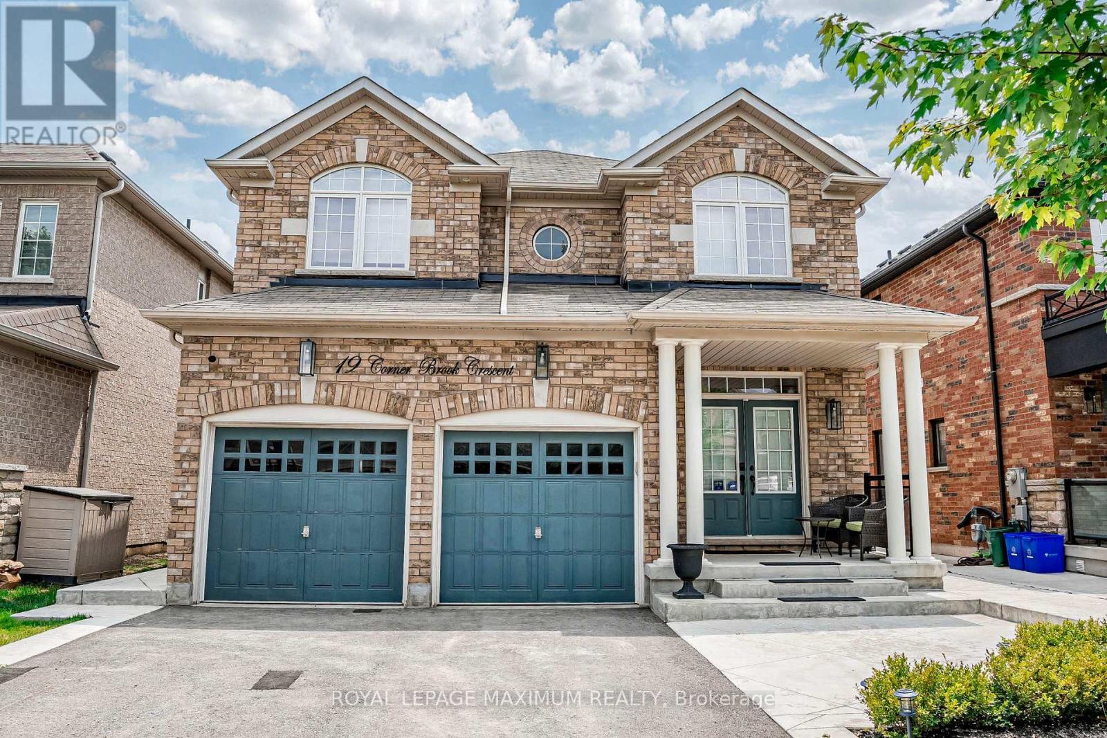 19 Corner Brook Crescent, Vaughan, ON - Outdoor With Facade