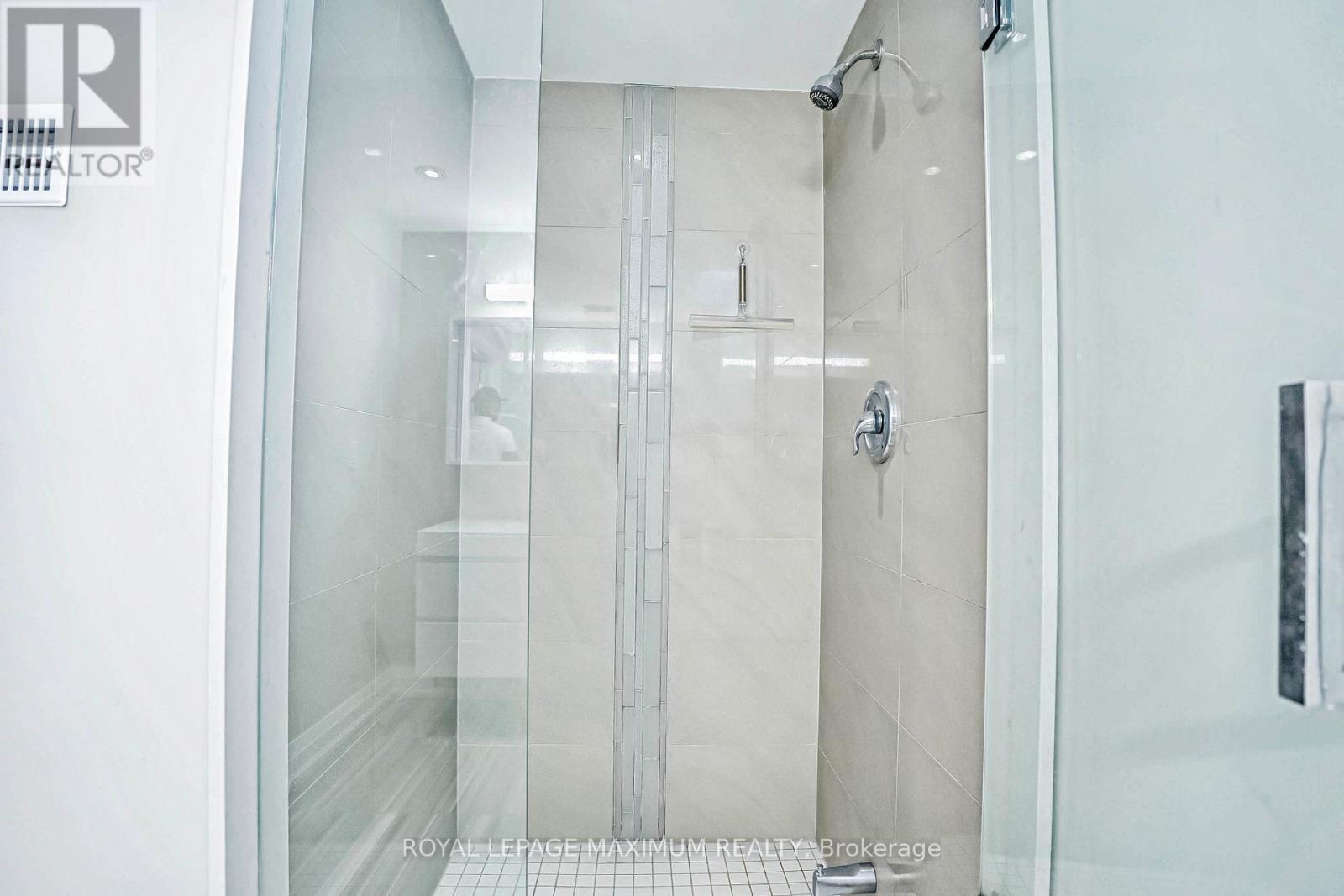 19 Corner Brook Crescent, Vaughan, ON - Indoor Photo Showing Bathroom