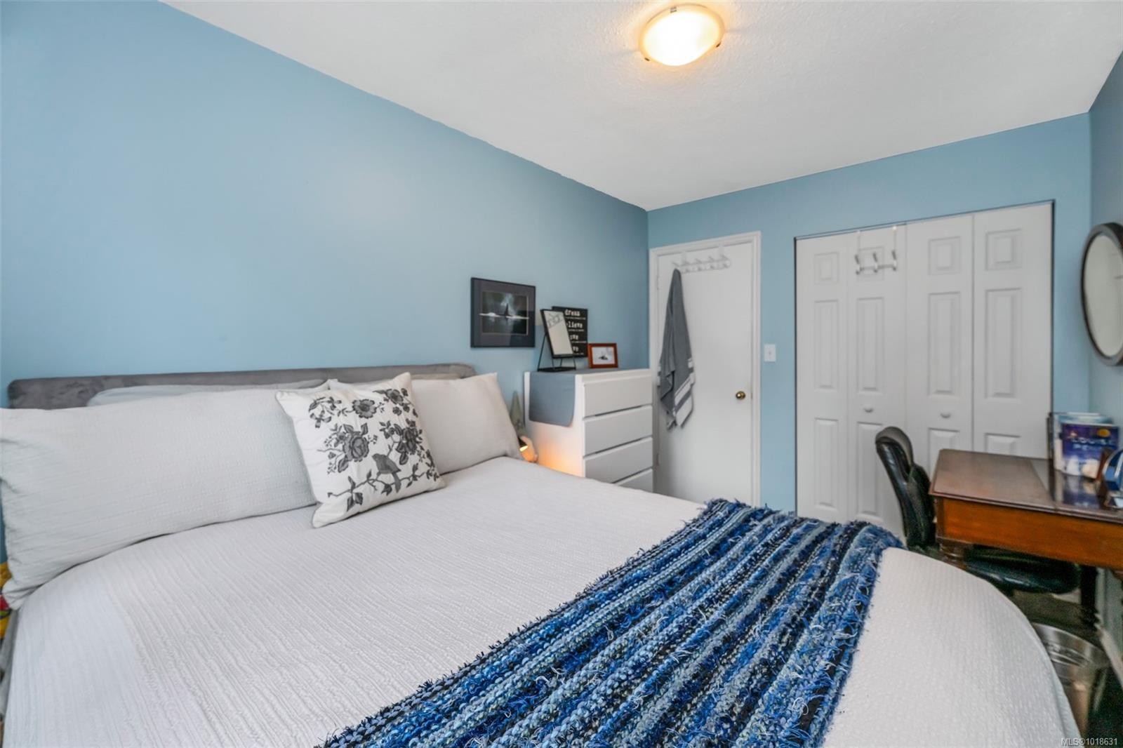 A-618 Kelly Rd, Colwood, BC - Indoor Photo Showing Bedroom