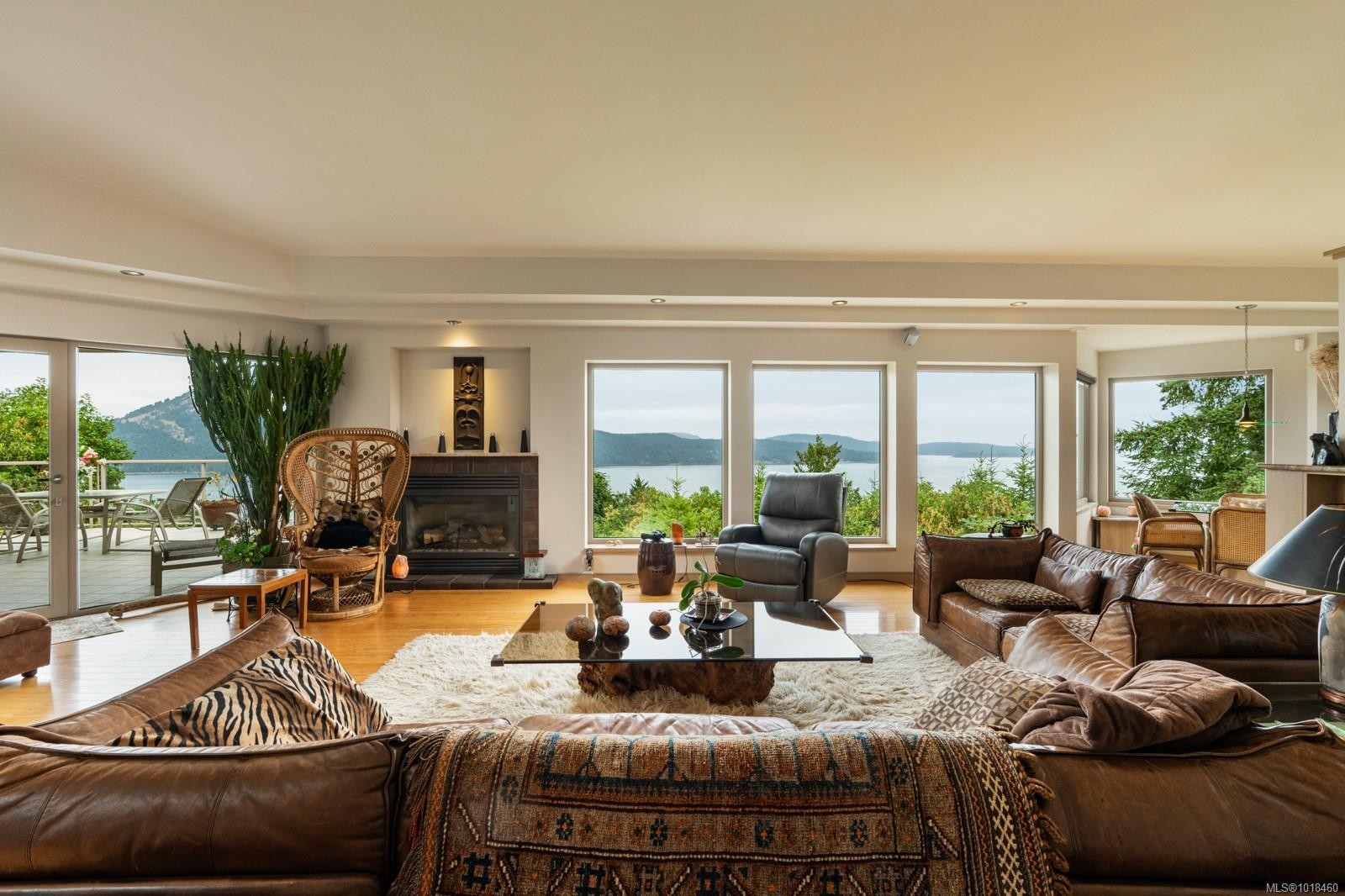 11406 Sycamore Dr, North Saanich, BC