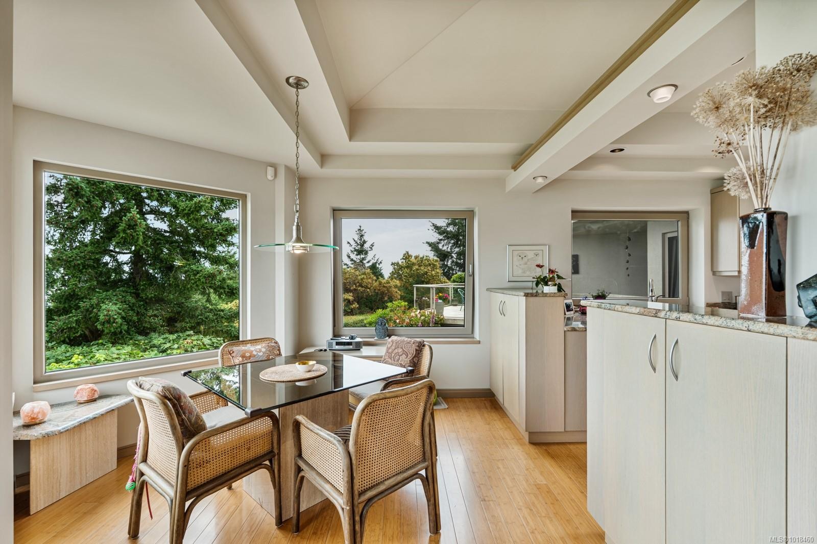 11406 Sycamore Dr, North Saanich, BC