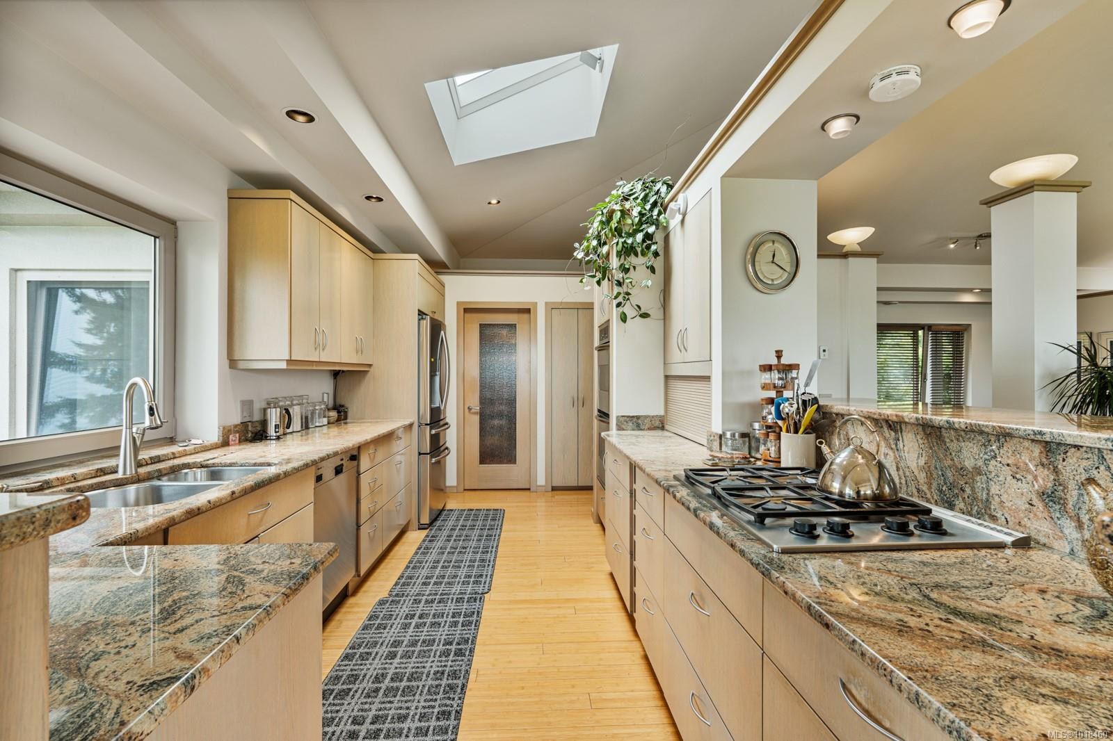 11406 Sycamore Dr, North Saanich, BC