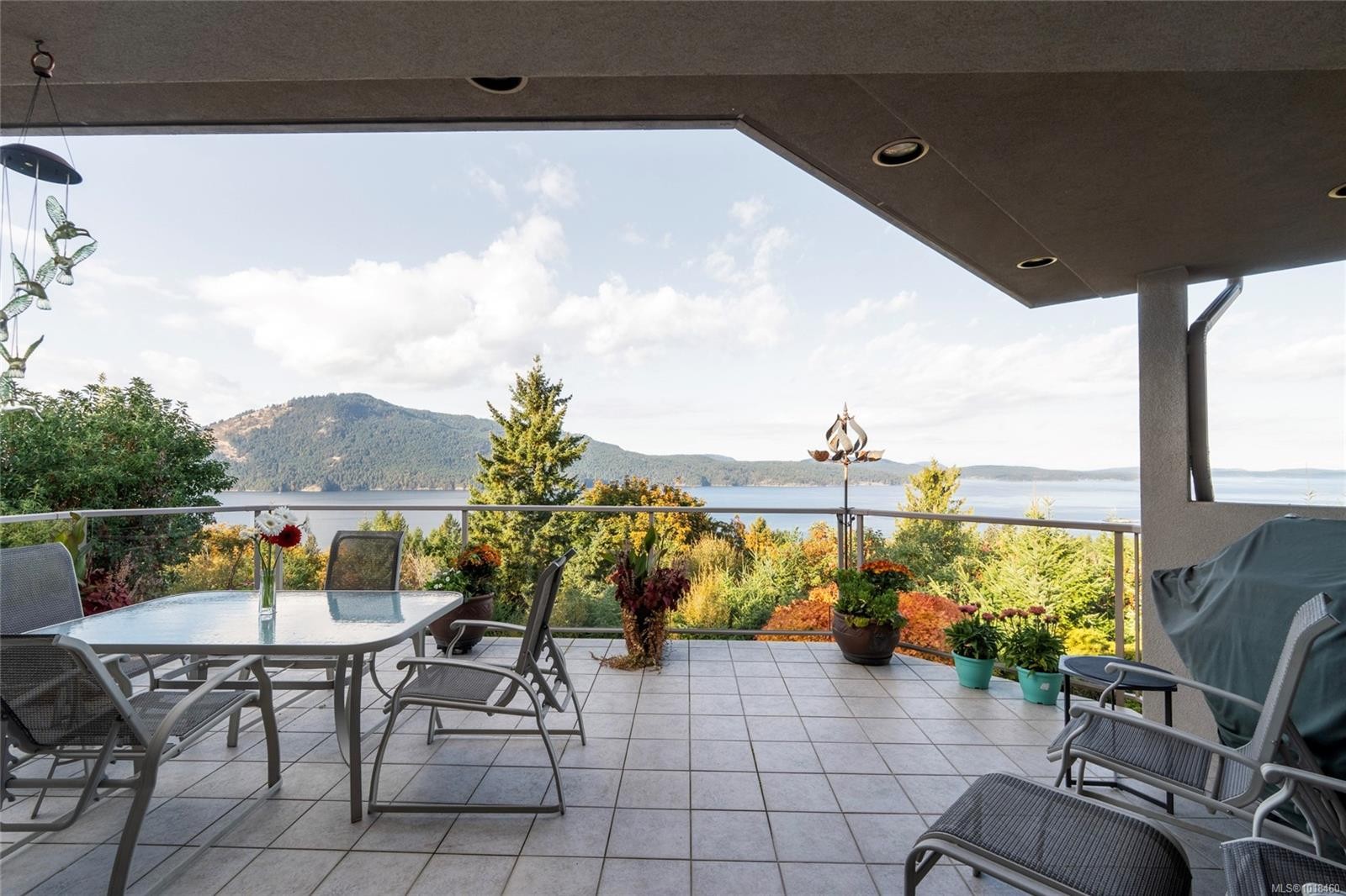 11406 Sycamore Dr, North Saanich, BC