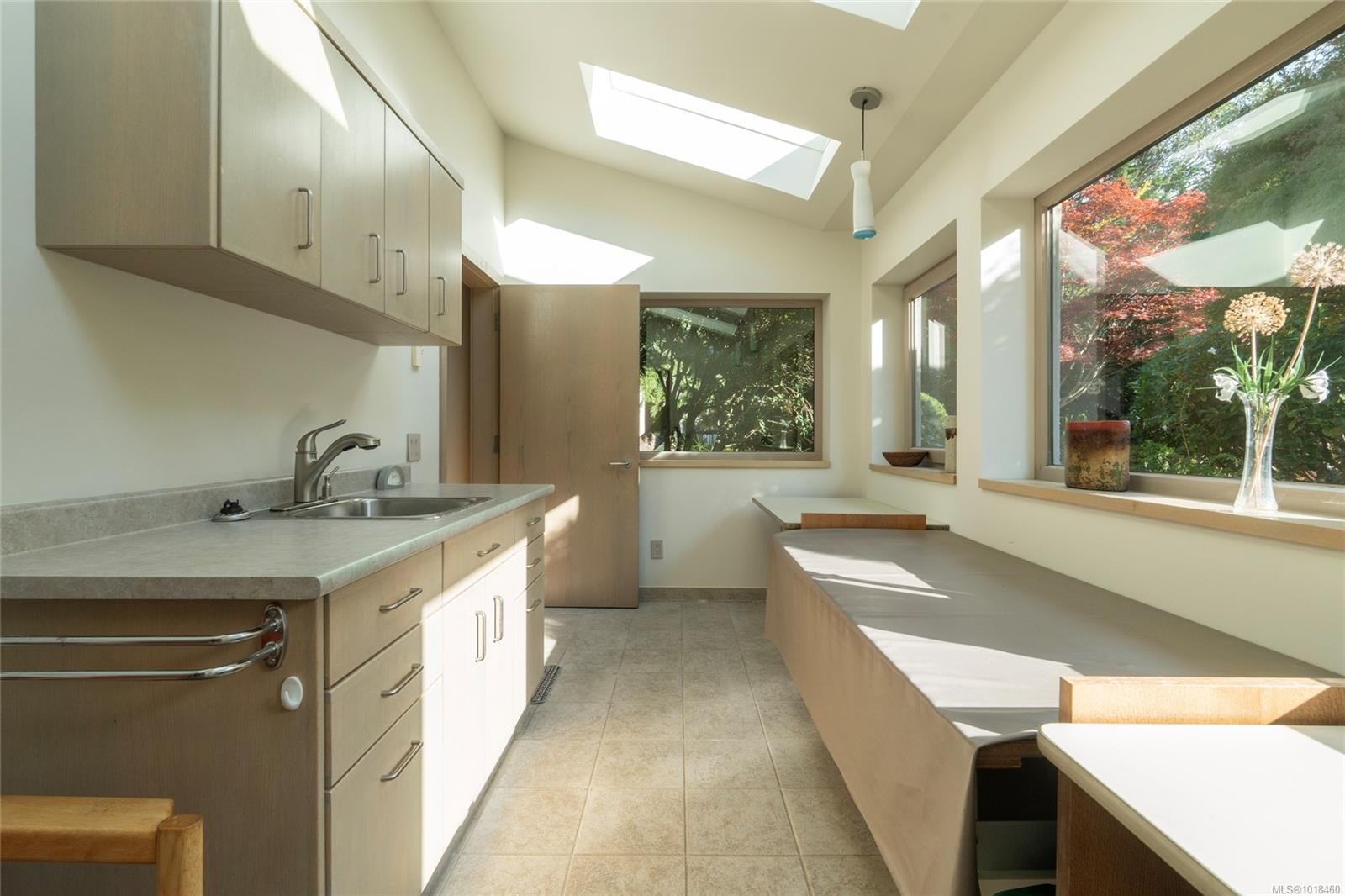 11406 Sycamore Dr, North Saanich, BC