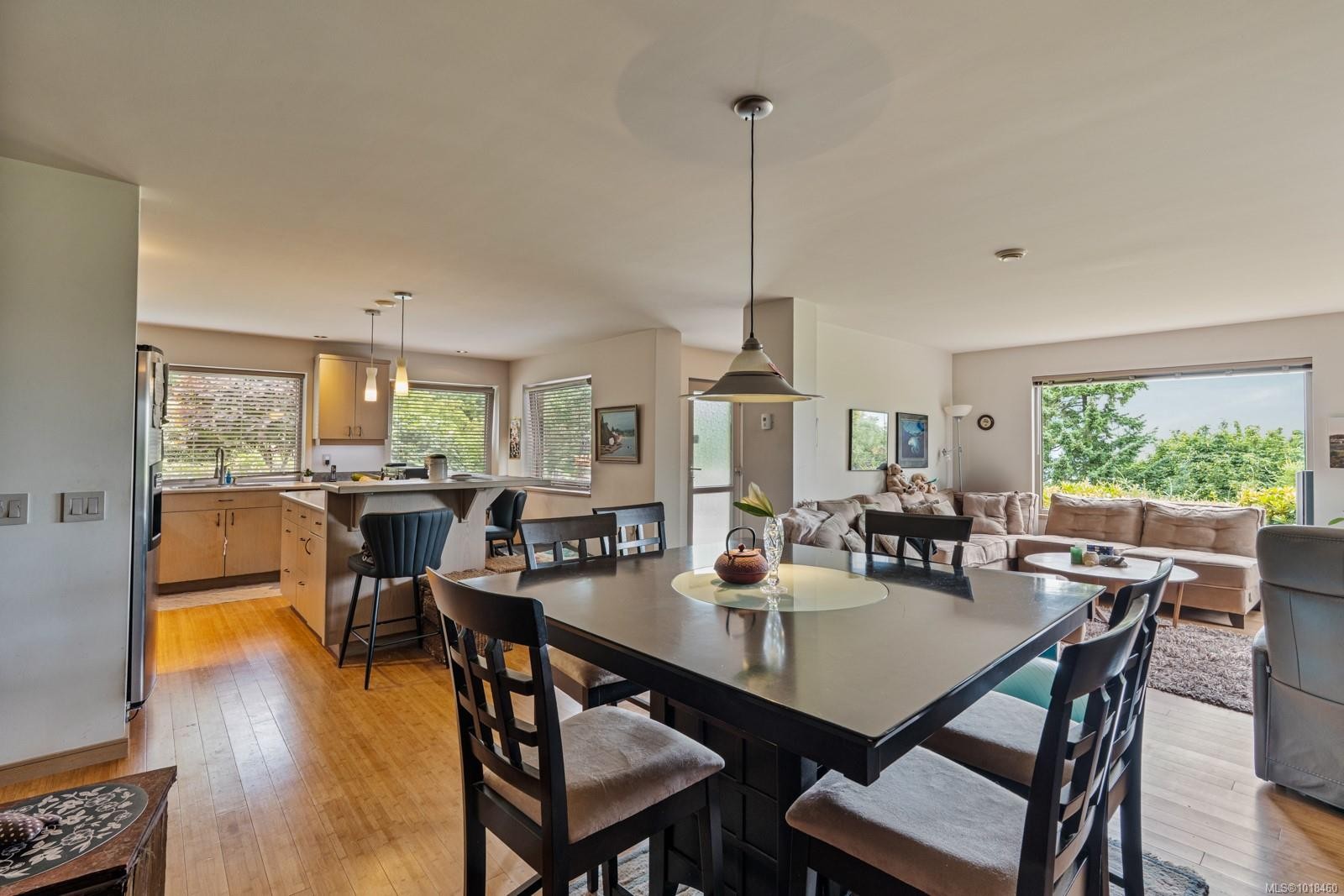 11406 Sycamore Dr, North Saanich, BC