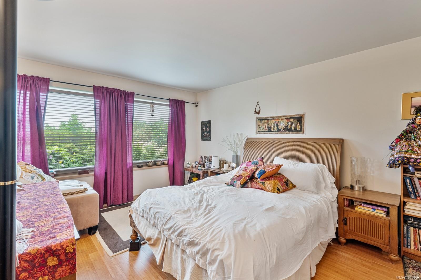 11406 Sycamore Dr, North Saanich, BC