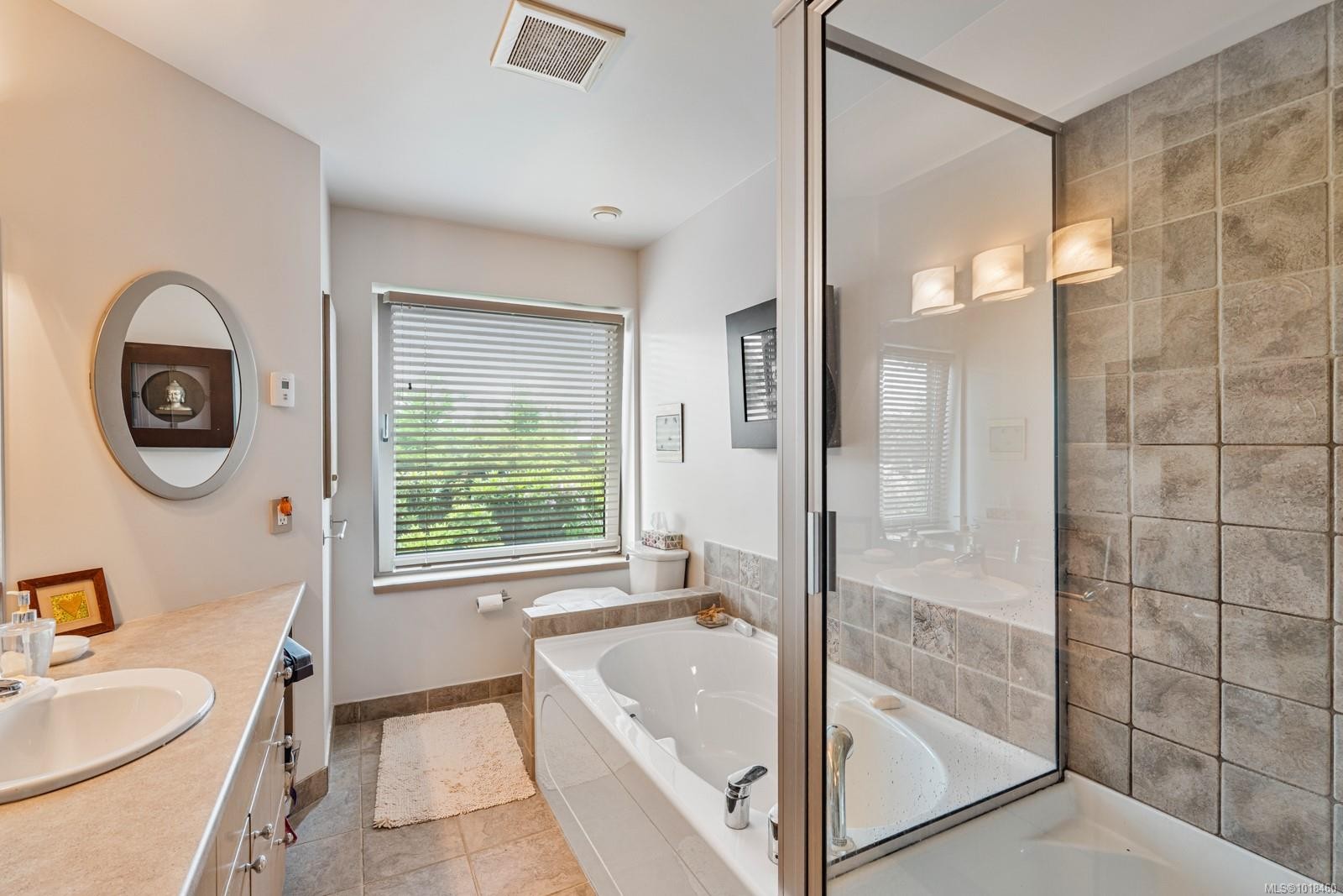 11406 Sycamore Dr, North Saanich, BC