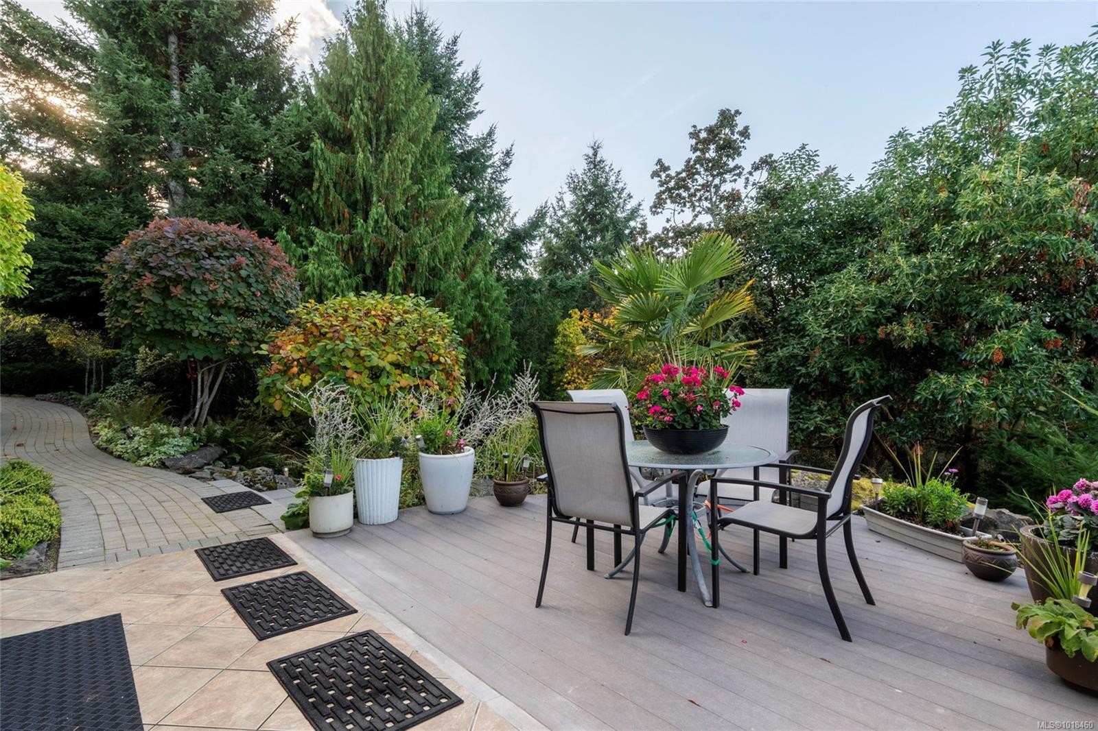 11406 Sycamore Dr, North Saanich, BC