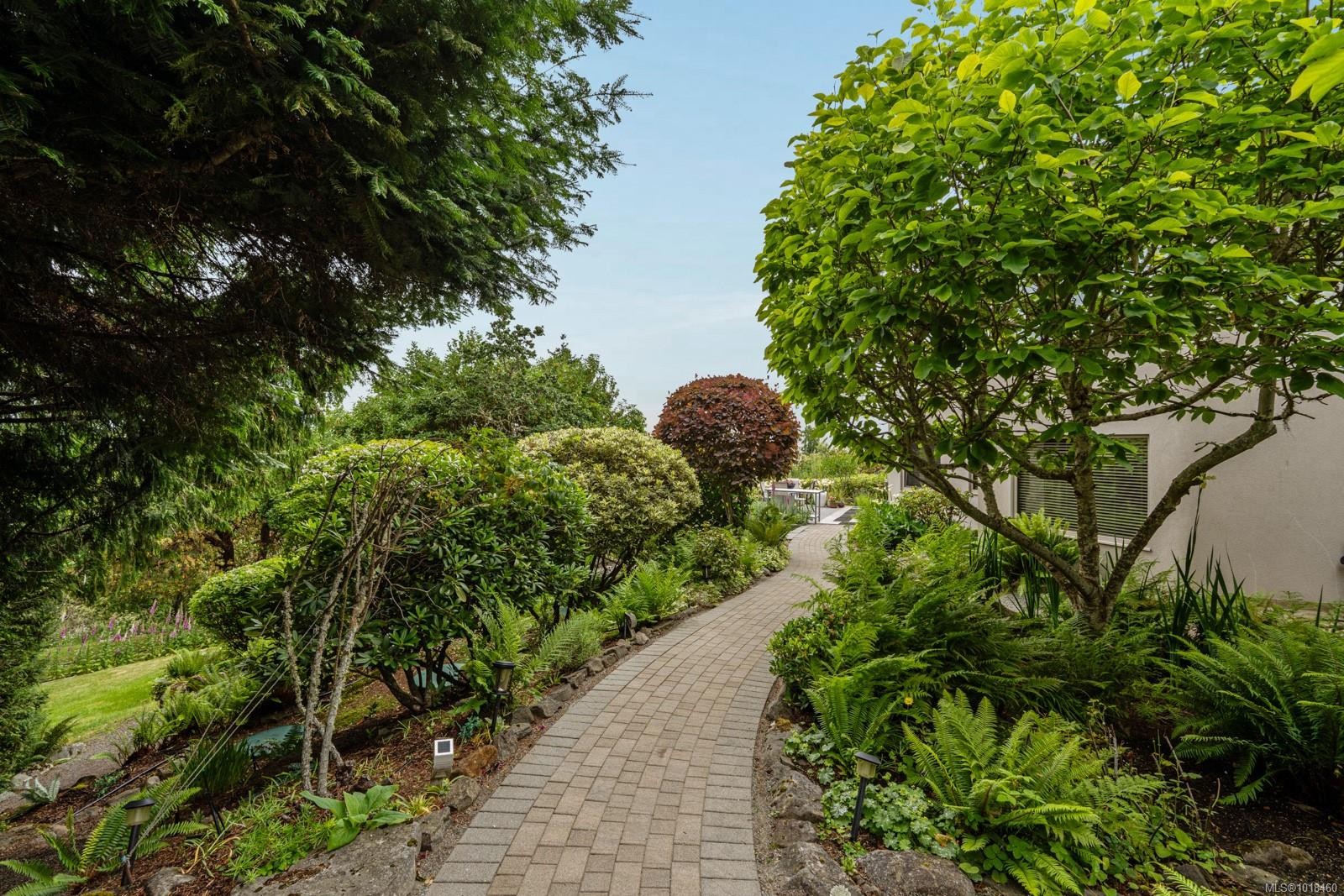 11406 Sycamore Dr, North Saanich, BC