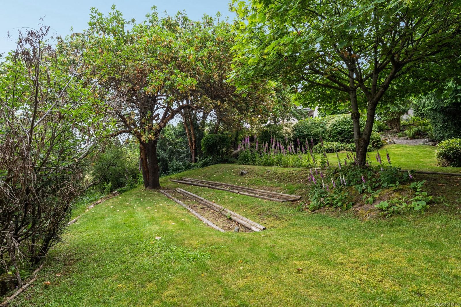 11406 Sycamore Dr, North Saanich, BC