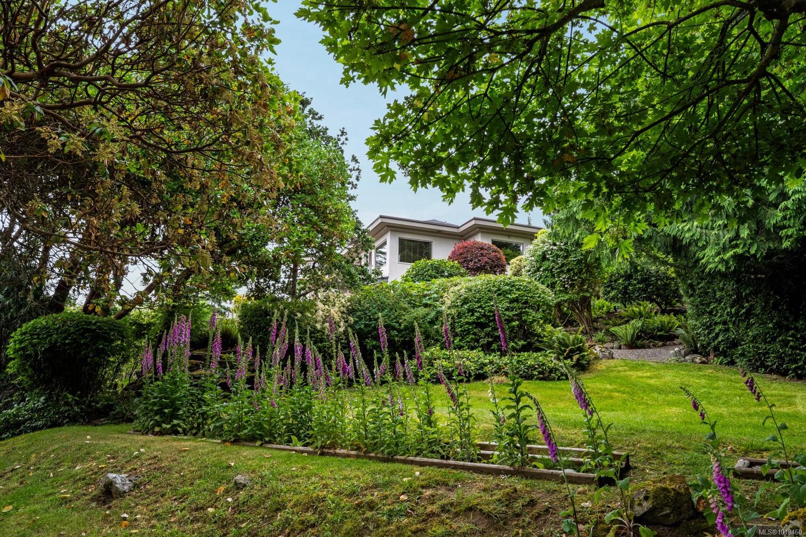 11406 Sycamore Dr, North Saanich, BC