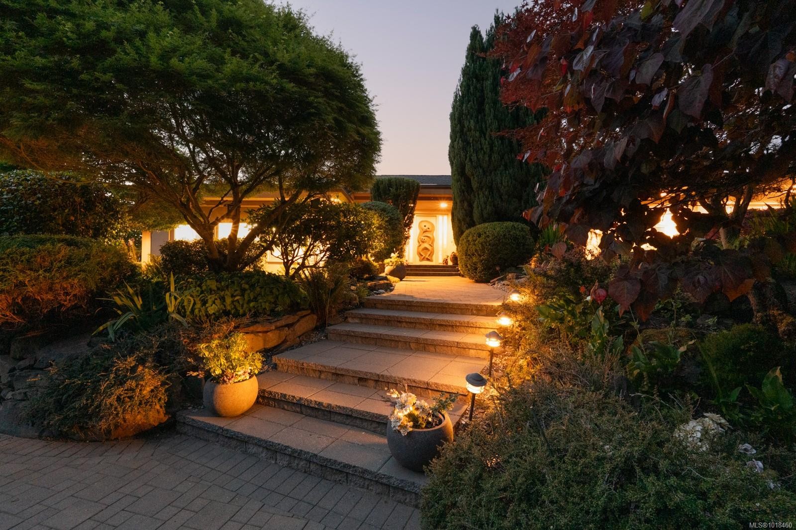 11406 Sycamore Dr, North Saanich, BC