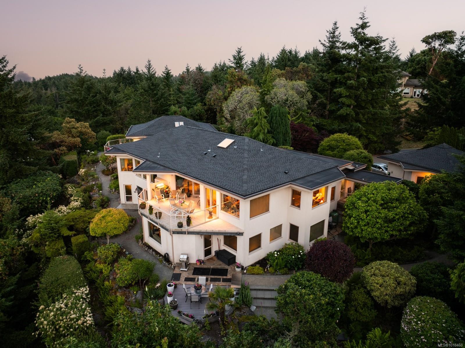 11406 Sycamore Dr, North Saanich, BC