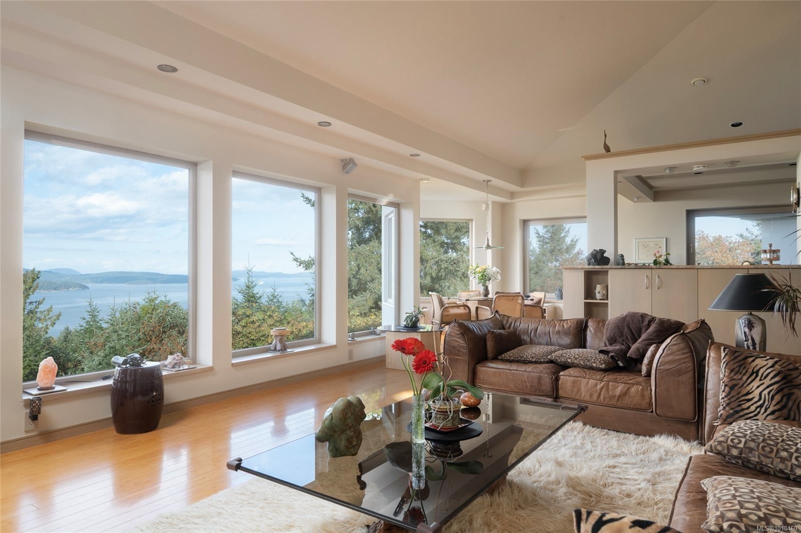 11406 Sycamore Dr, North Saanich, BC