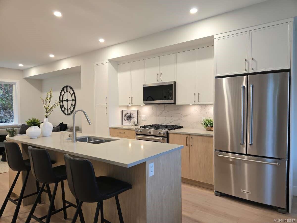 493 Delora Dr, Colwood, BC