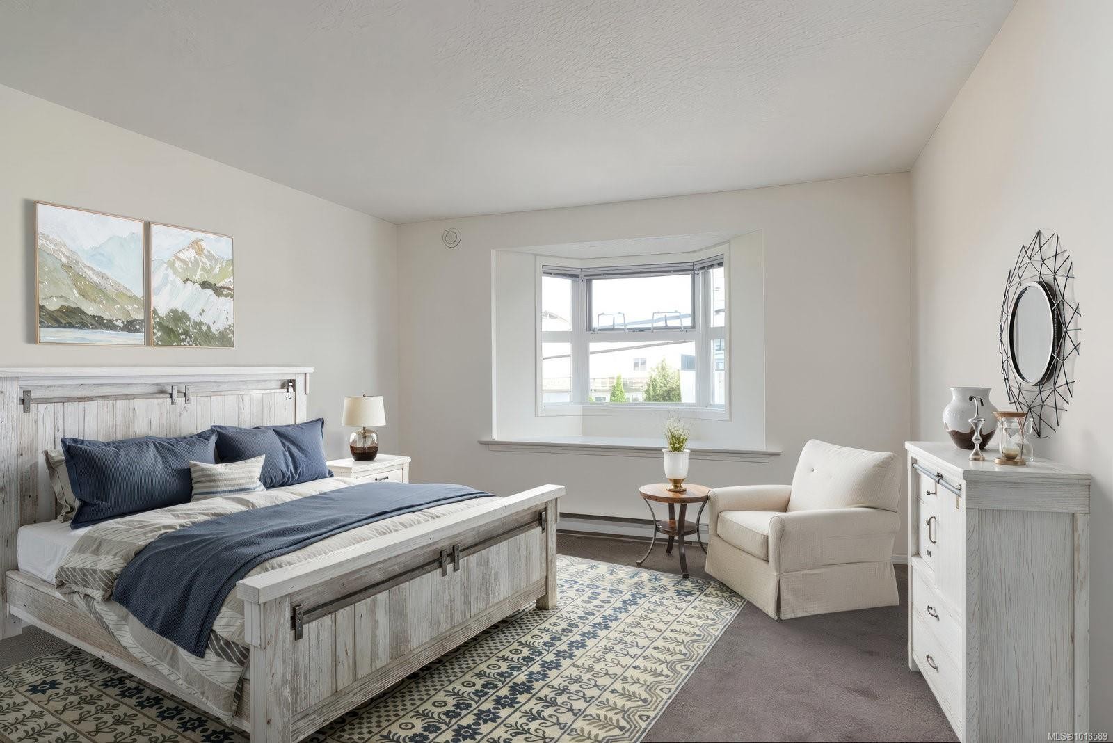 204-2490 Bevan Ave, Sidney, BC - Indoor Photo Showing Bedroom