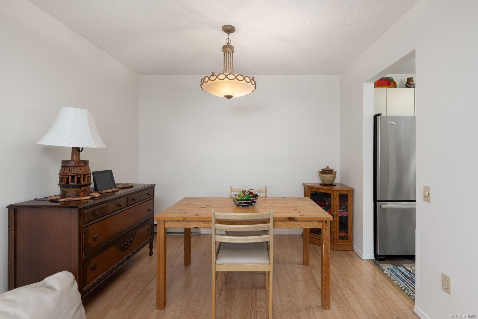 204-2490 Bevan Ave, Sidney, BC - Indoor Photo Showing Dining Room