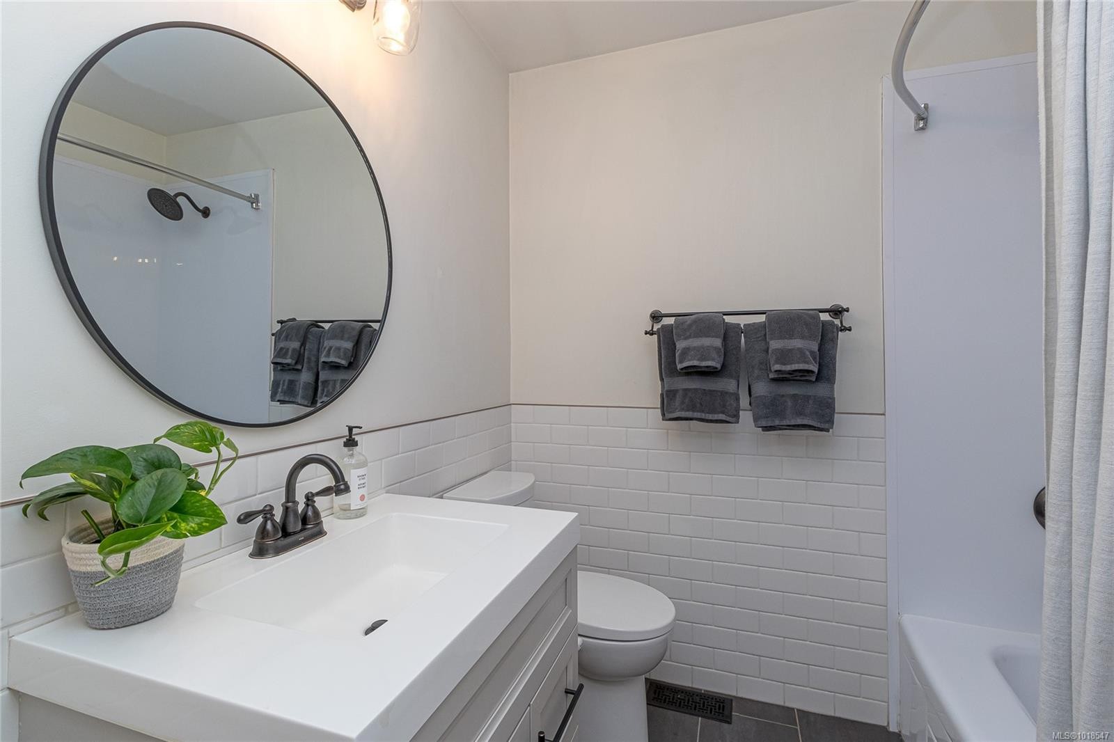 1879 Jeffree Rd, Central Saanich, BC