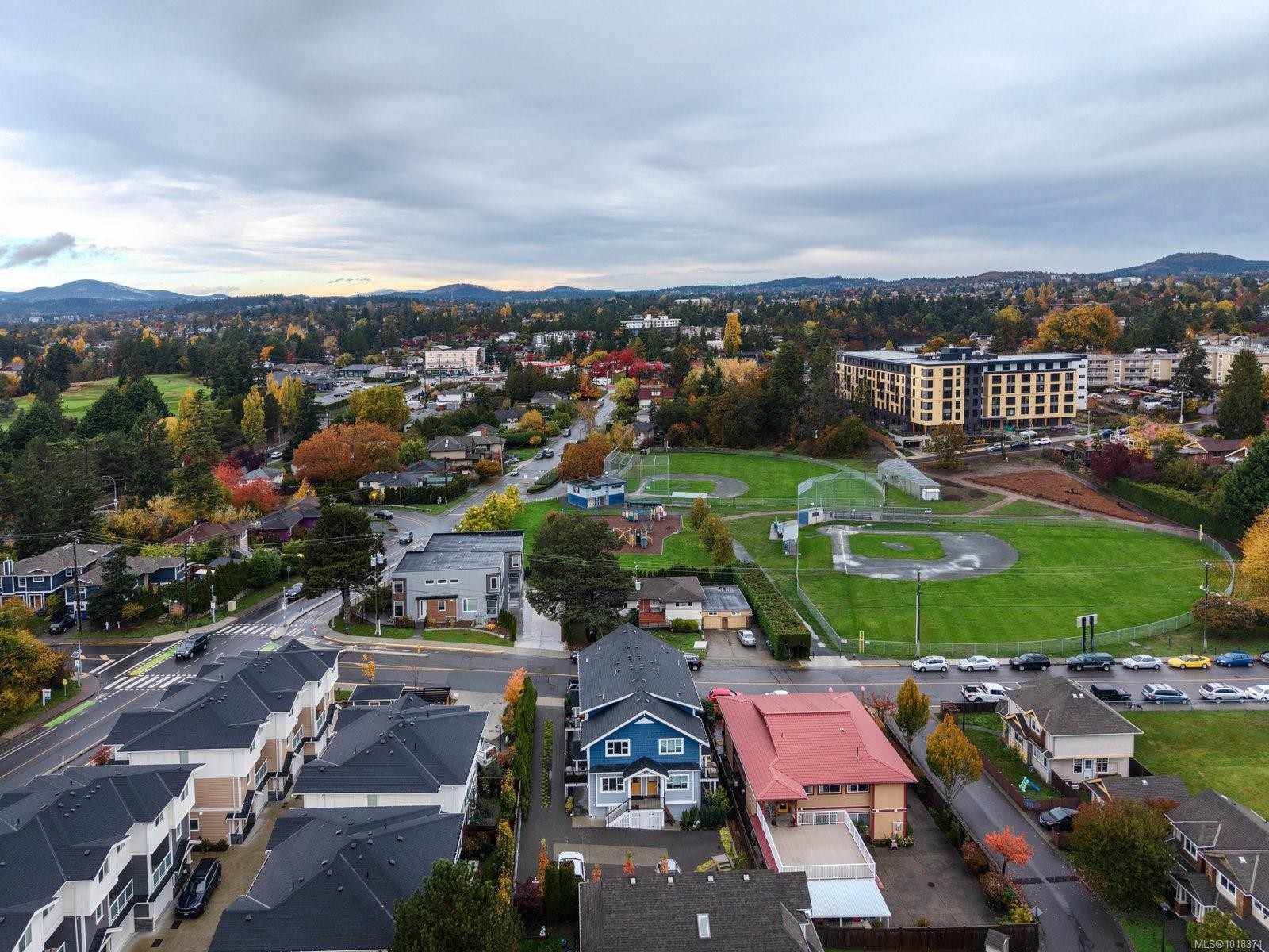 6-937 Colville Rd, Esquimalt, BC