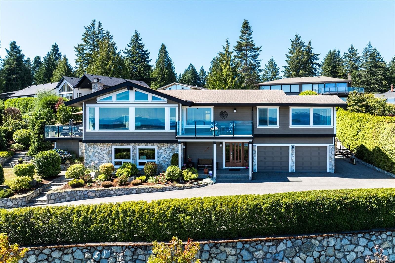 8874 Park Pacific Terr, North Saanich, BC