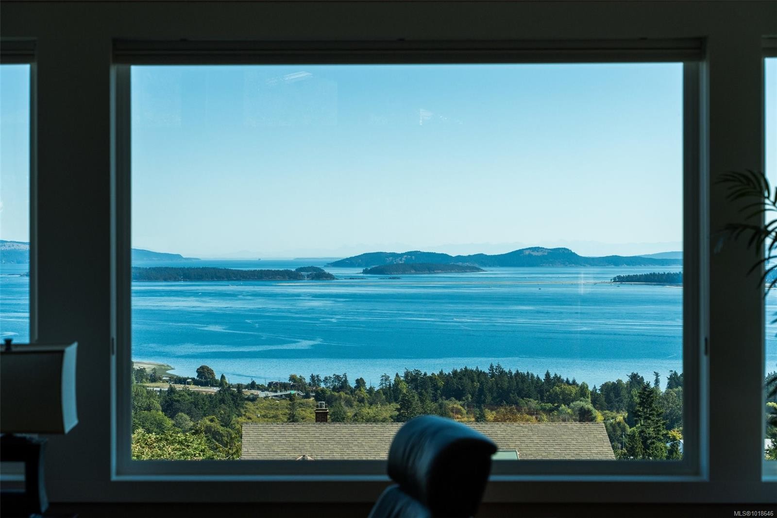 8874 Park Pacific Terr, North Saanich, BC