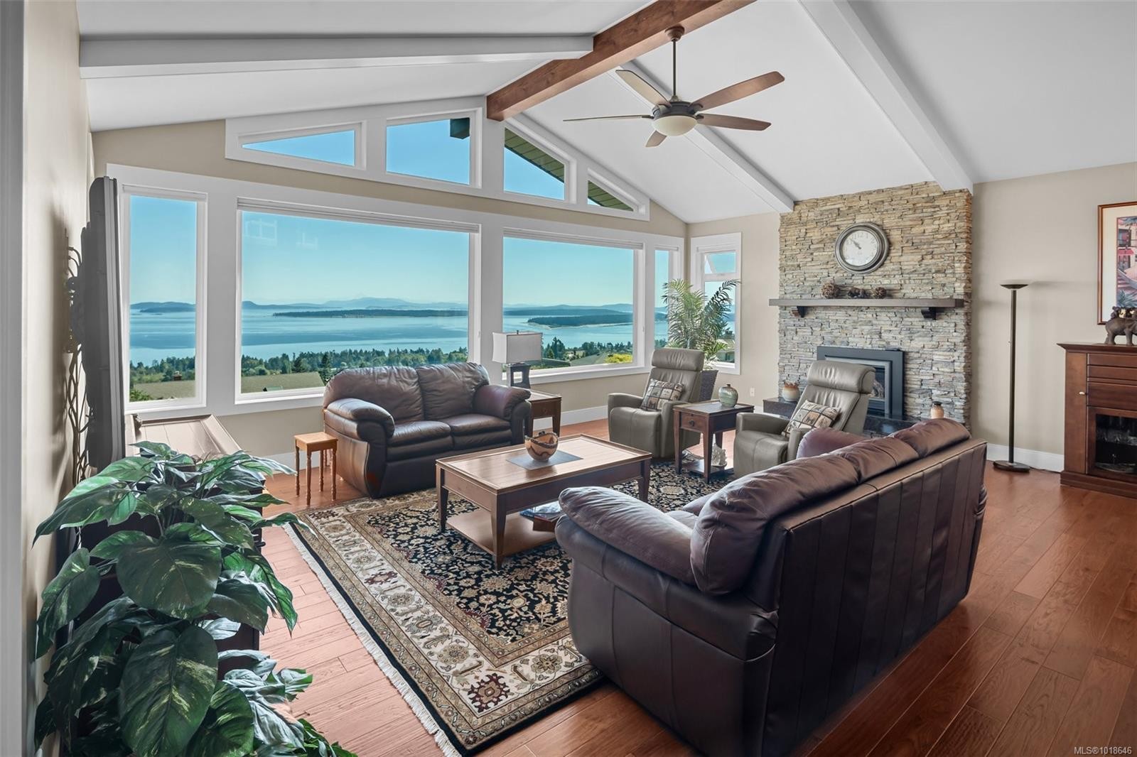 8874 Park Pacific Terr, North Saanich, BC