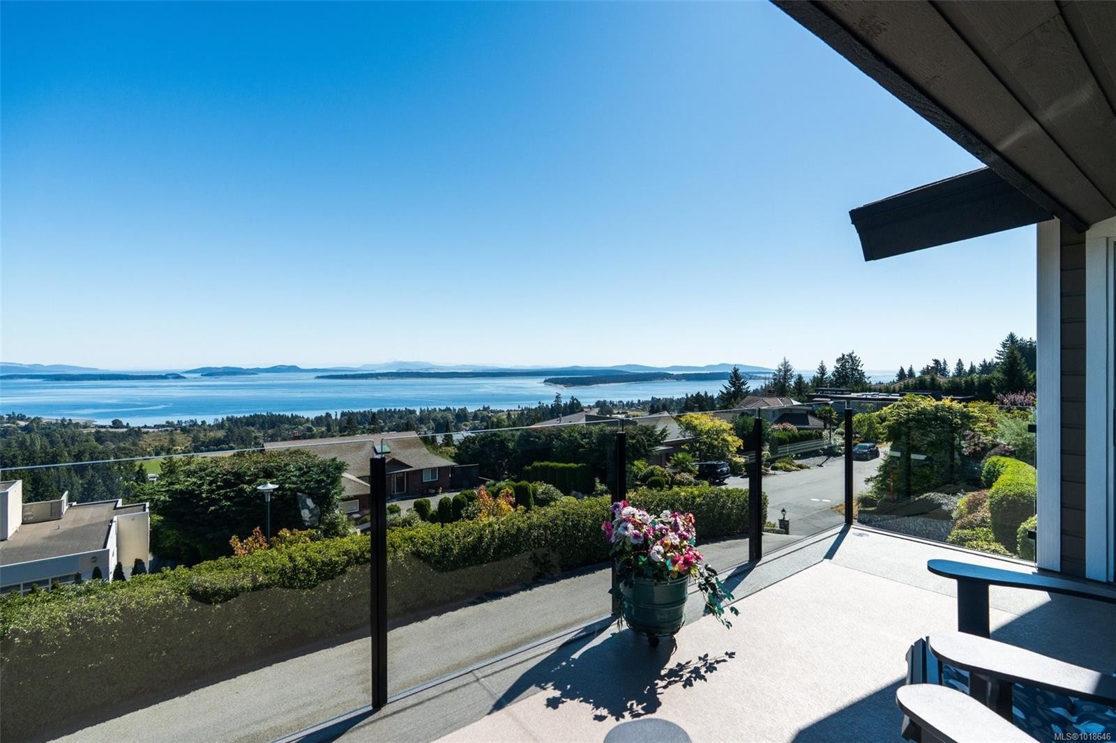 8874 Park Pacific Terr, North Saanich, BC