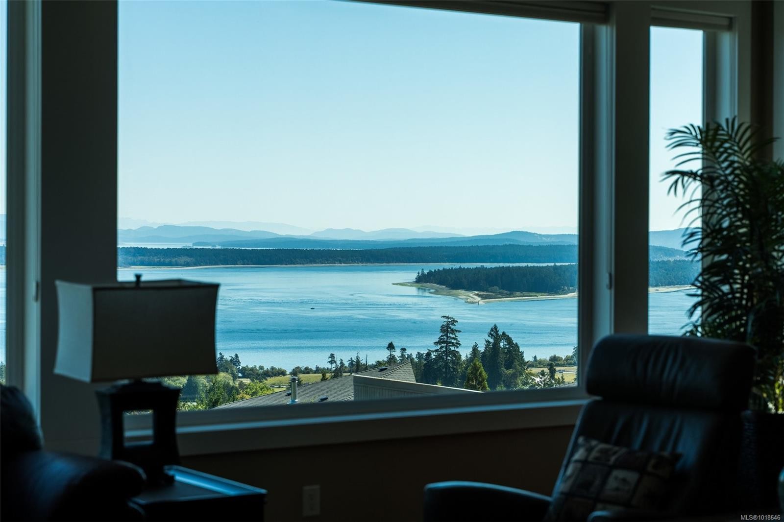 8874 Park Pacific Terr, North Saanich, BC