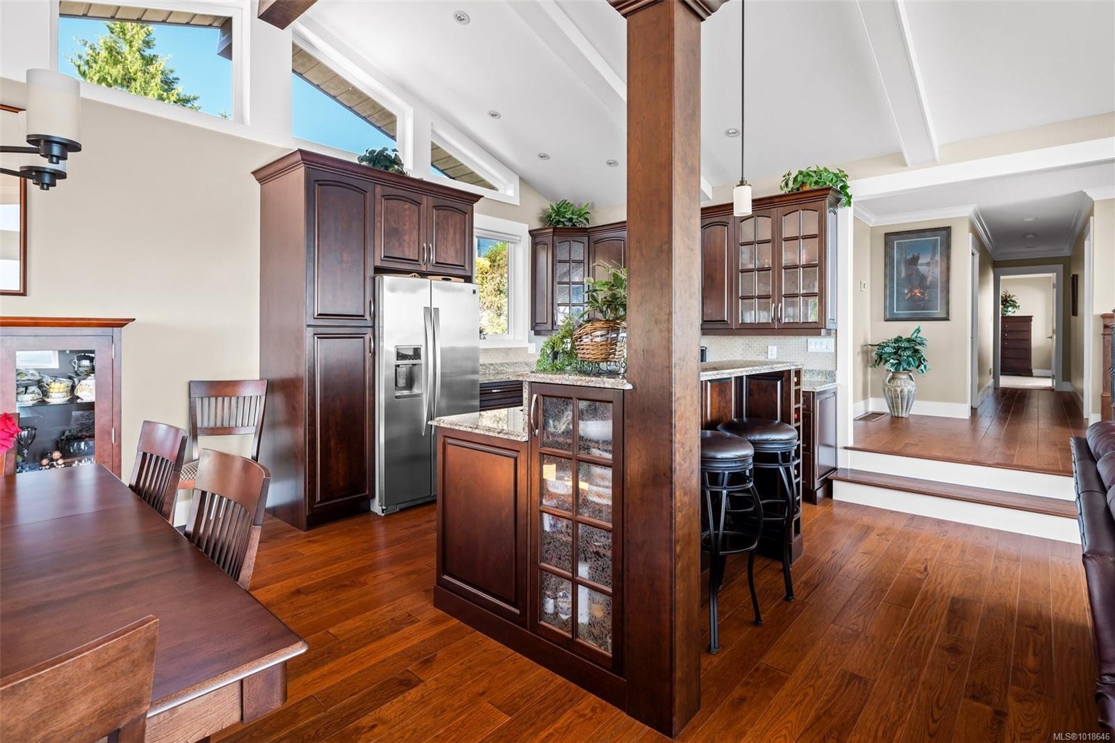 8874 Park Pacific Terr, North Saanich, BC