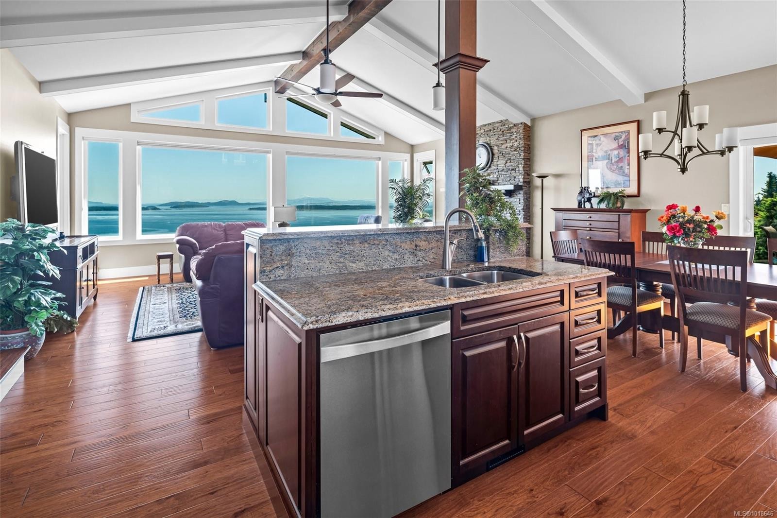 8874 Park Pacific Terr, North Saanich, BC