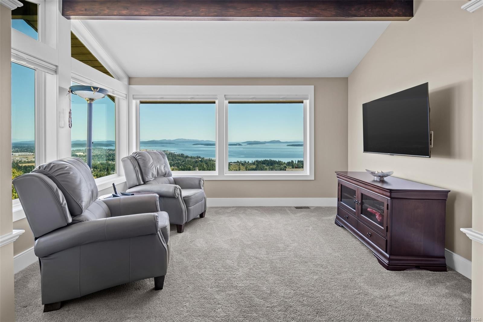 8874 Park Pacific Terr, North Saanich, BC