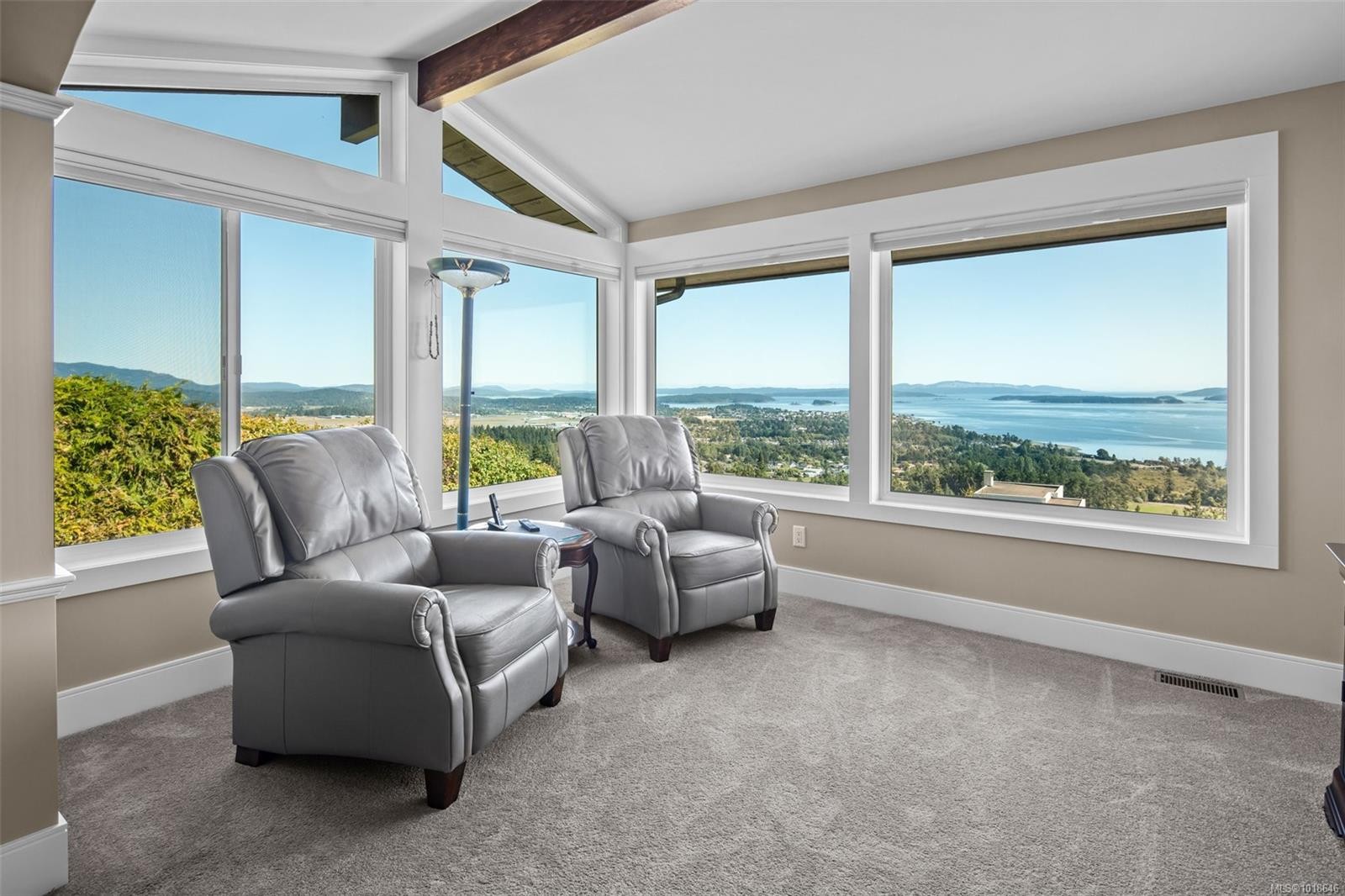 8874 Park Pacific Terr, North Saanich, BC