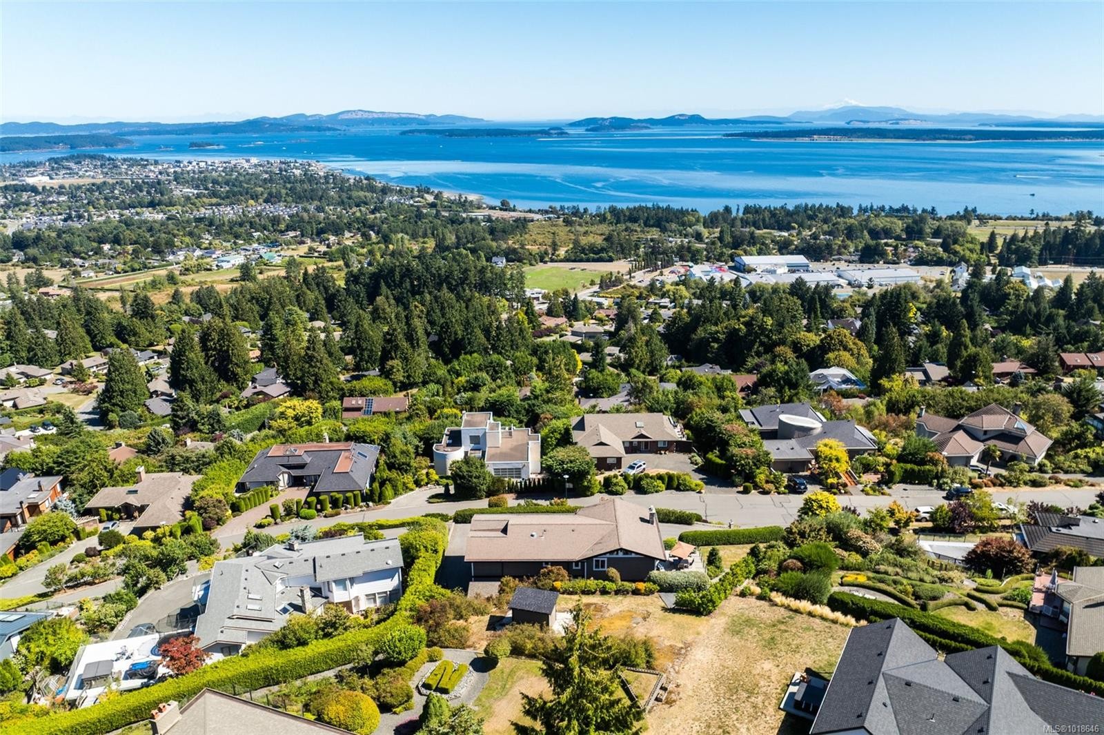 8874 Park Pacific Terr, North Saanich, BC